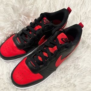 Red/Black/White GS NIKE BOUROUG. Excellent condition worn once. Big Kid 6.5/ 8pm